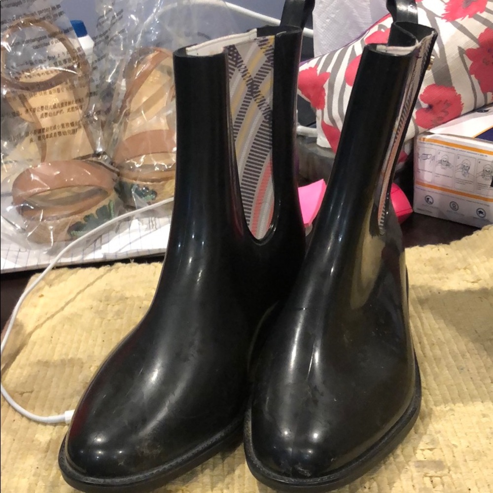 Henry Ferrera black rain boots used sz 6